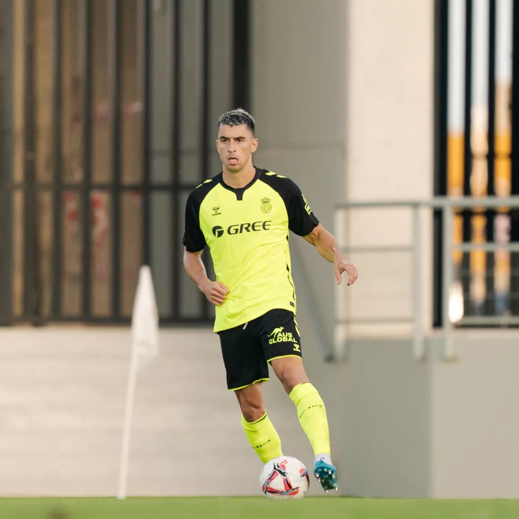 Marc Roca durante los primeros 45' de la penúltima prueba de pretemporada.